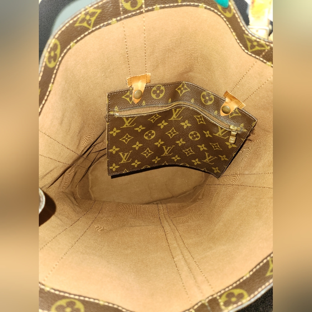 Louis Vuitton Vintage Monogram Randonnée GM Backpack with Detachable Pochette - Picture 14 of 16